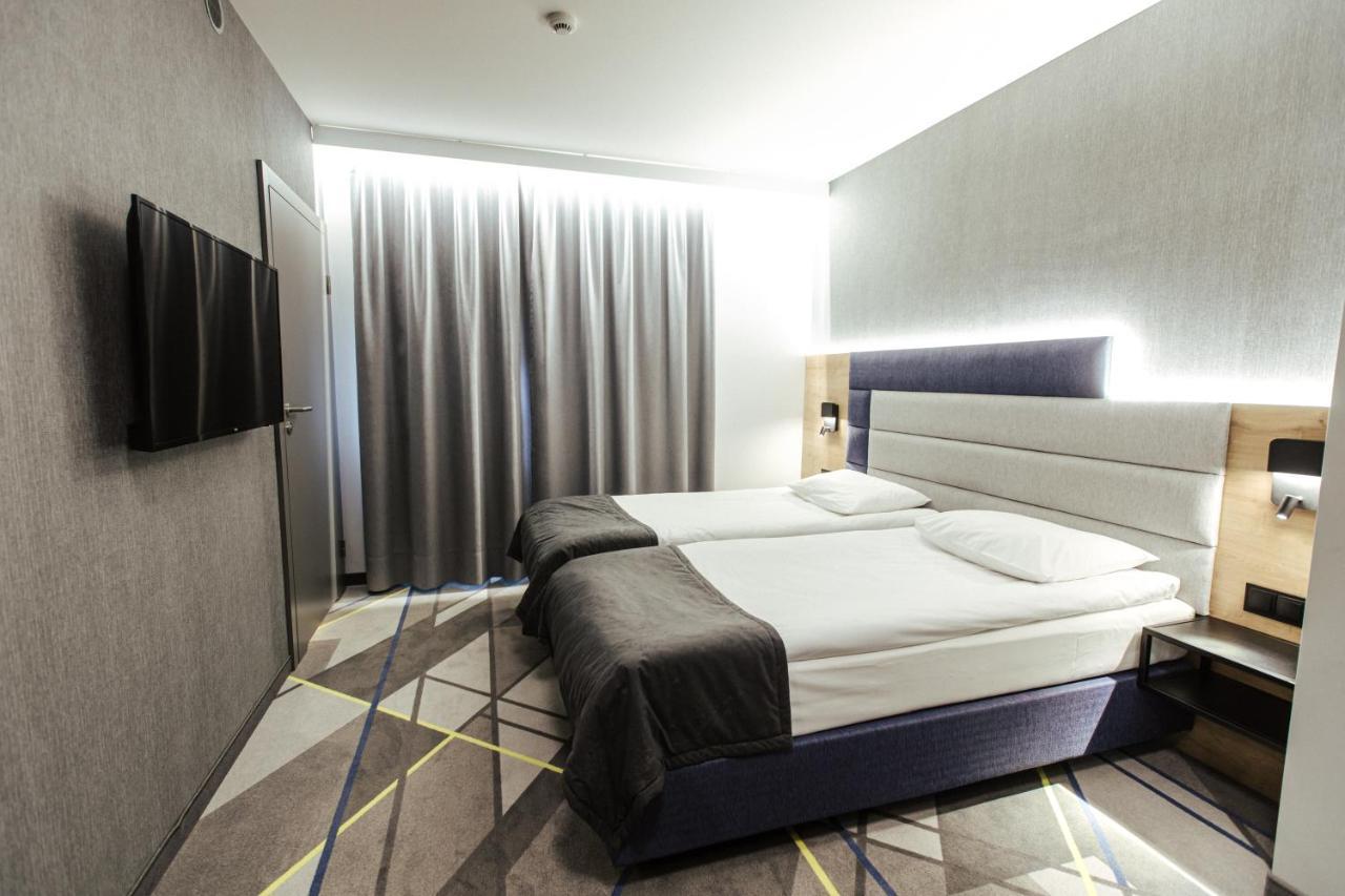 2 Family-Friendly Hotels in Wlochy Worth Booking Now