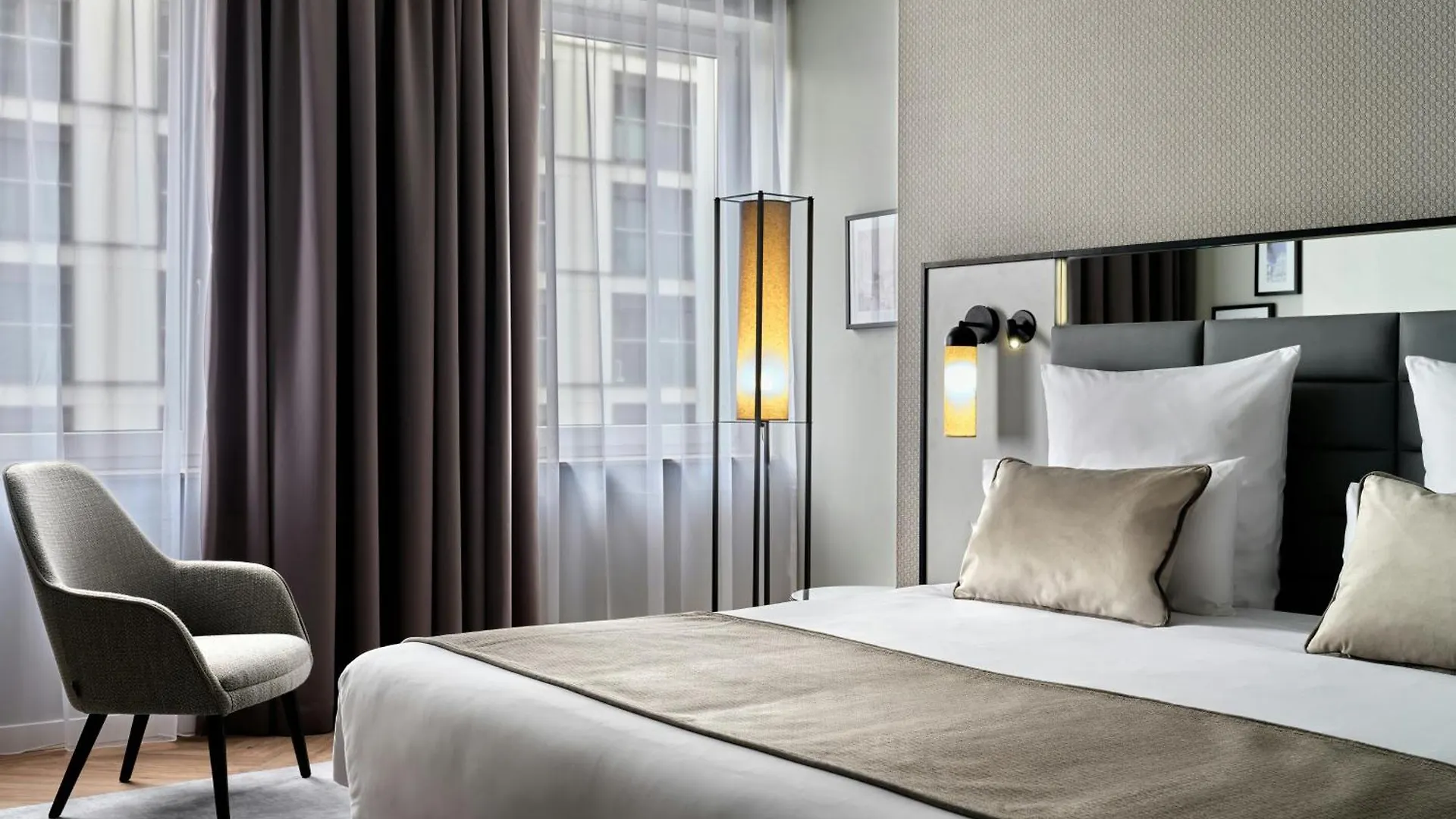 4 Business Hotels in Centrum Warsaw for Productive Stays
