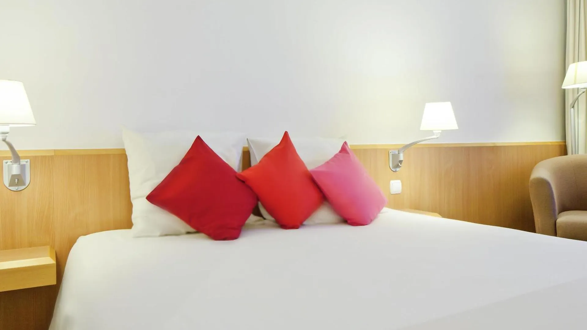 Staying In Centrum: 5 Exceptional Design Hotels Compared