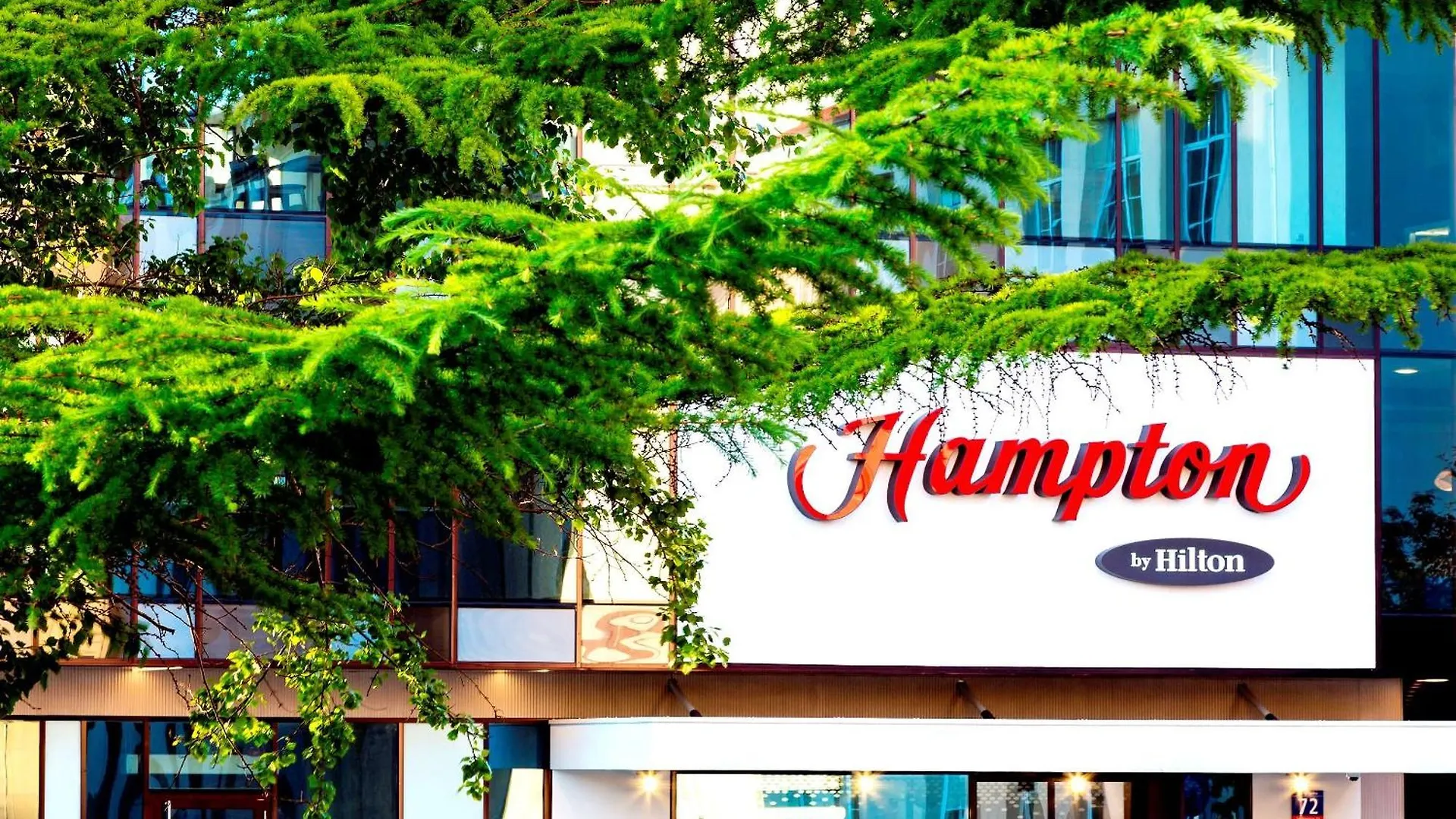 Where to Stay in Centrum: 15 Best Airport-Friendly Hotels